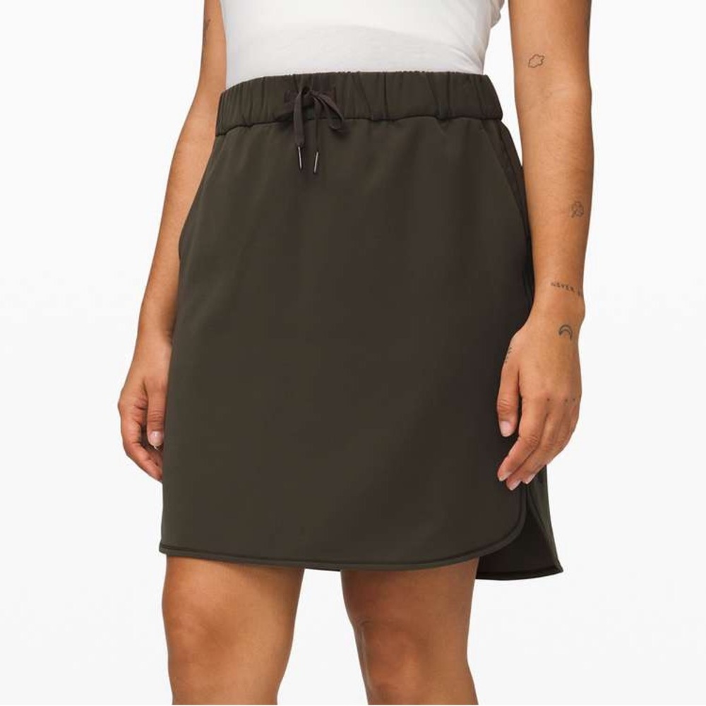 ✨LAST CHANCE✨ LIKE NEW lululemon athletica On the Fly Skirt Woven